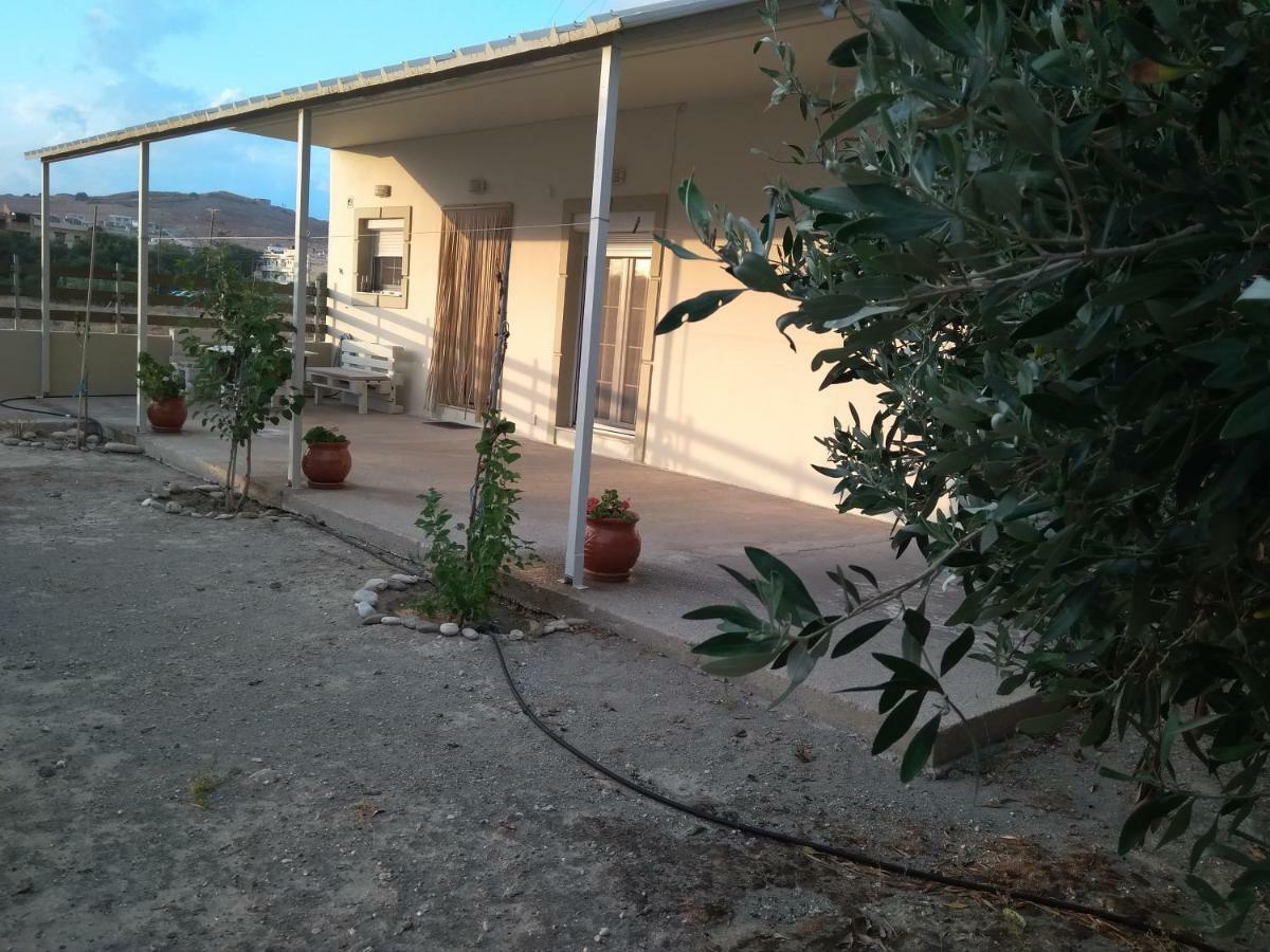 Garden House, Kalamaki Holiday home *