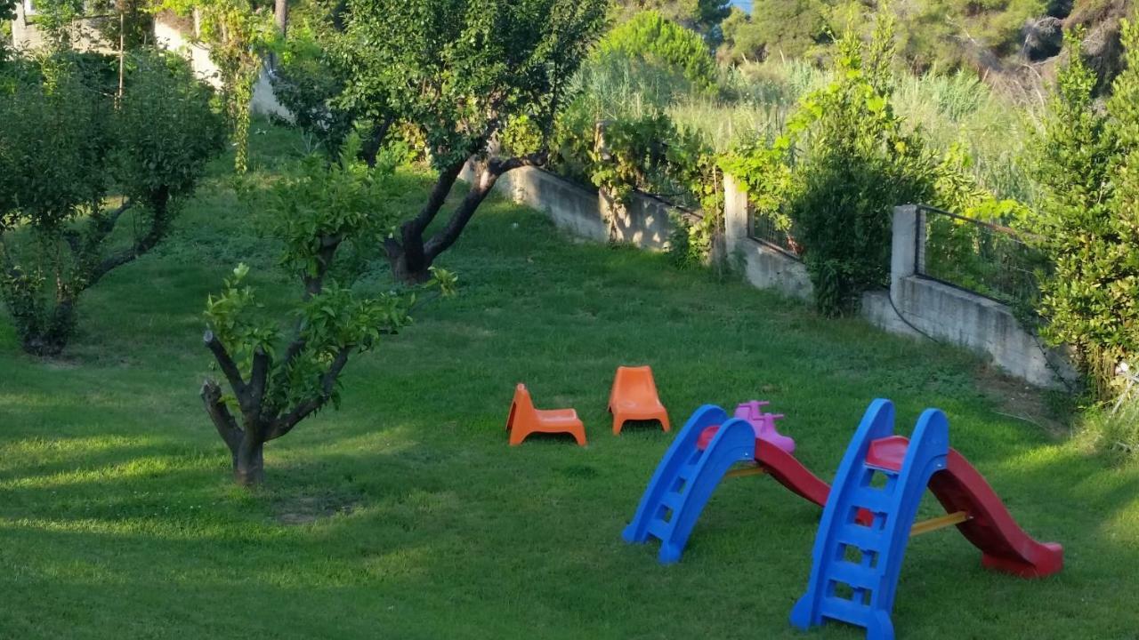 Apartment Amparoudes