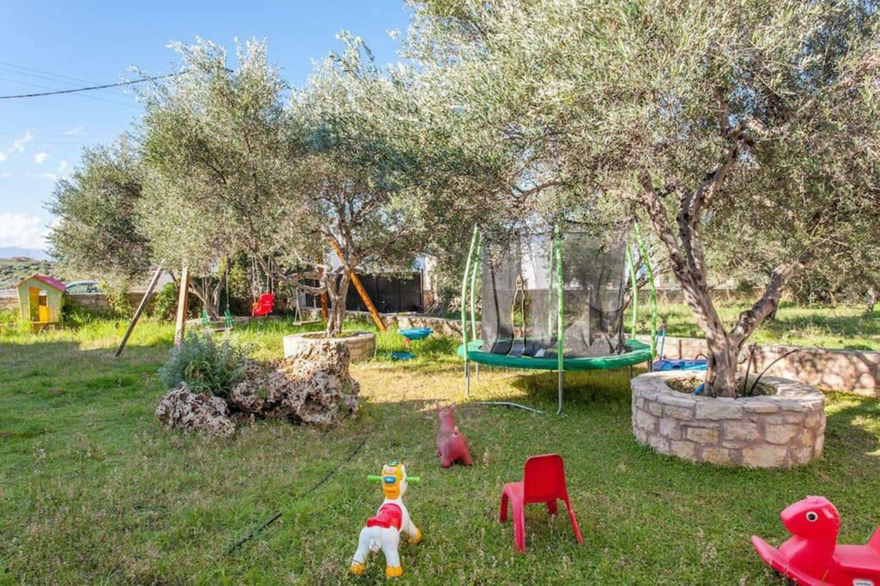 Olive Tree Farm 200m From The Holiday home