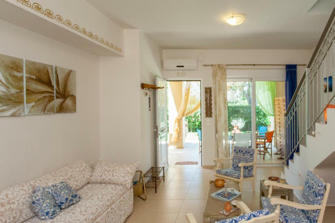 Cretamos Seaside Holiday home *