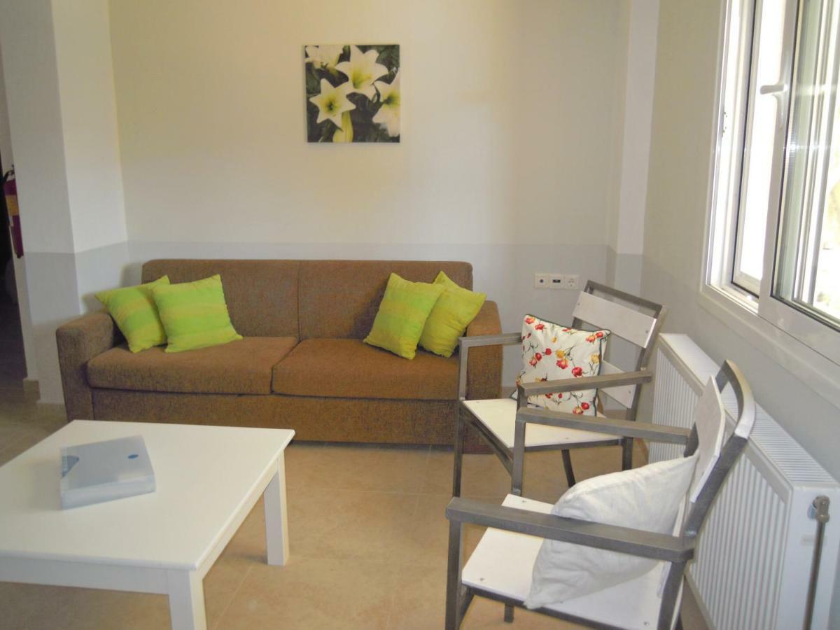 Petaloudes 2 Apartment