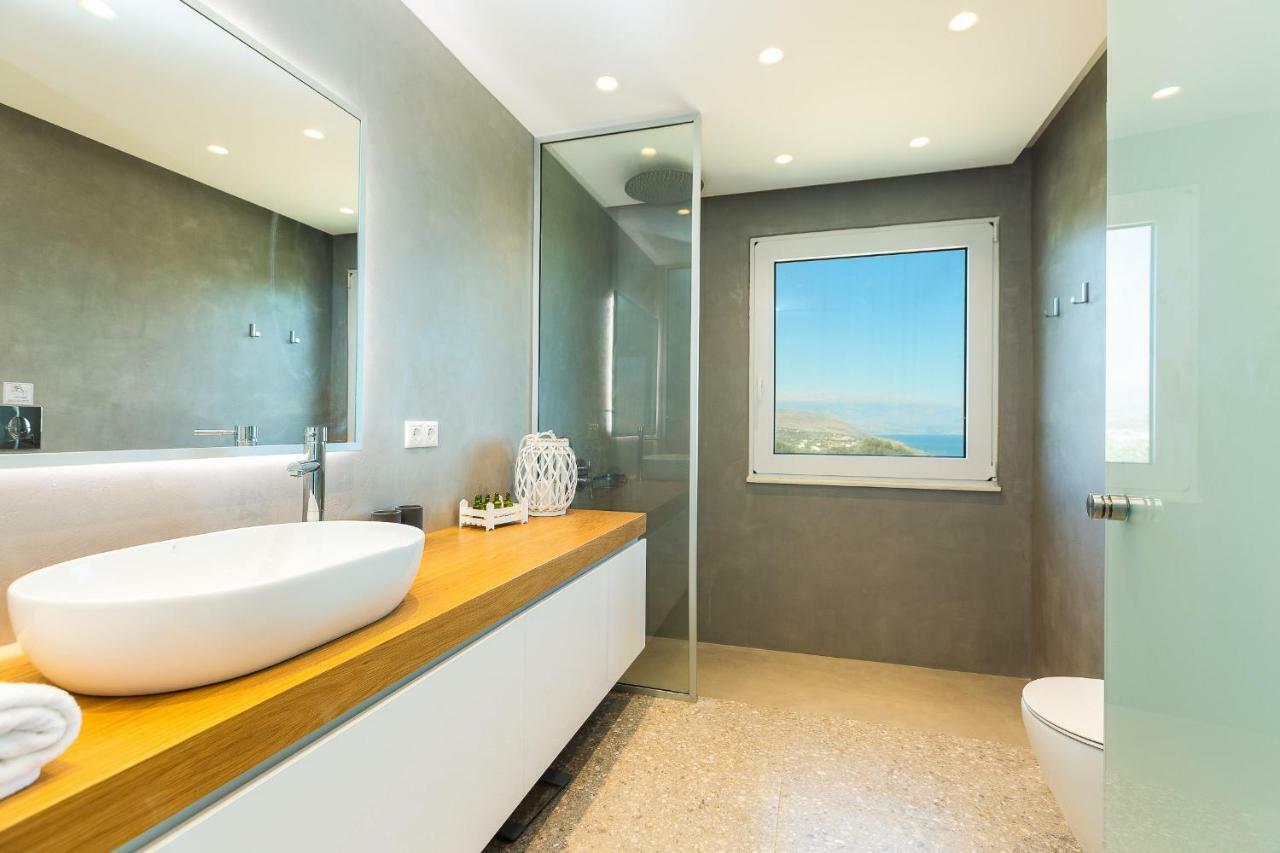 Kosta Mare Villa, Panoramic Views, By Thinkvilla Villa Atsipopoulo