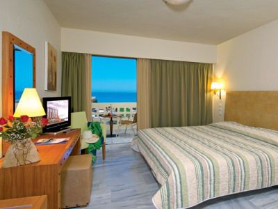 Santa Marina Resort 4*