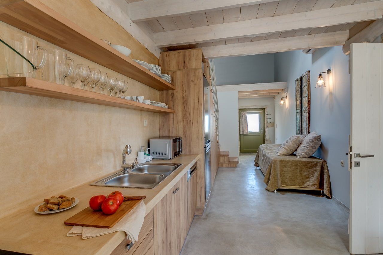 Traditional Stonebuilt Leonanto, Only 5 Km From A Sandy Villa Kastellos