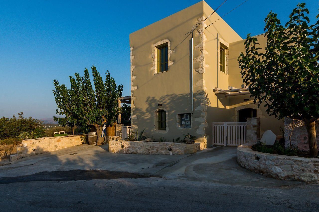 Traditional Stonebuilt Leonanto, Only 5 Km From A Sandy *