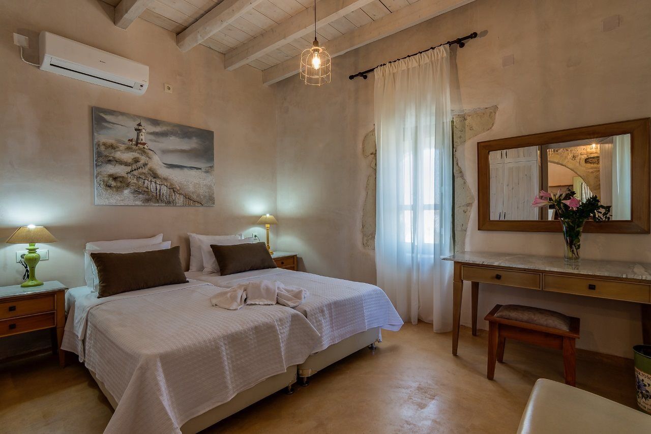 Traditional Stonebuilt Leonanto, Only 5 Km From A Sandy * Kastellos