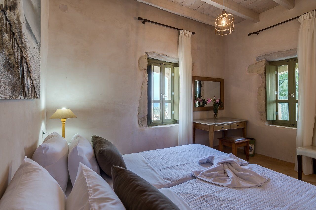 Traditional Stonebuilt Leonanto, Only 5 Km From A Sandy *
