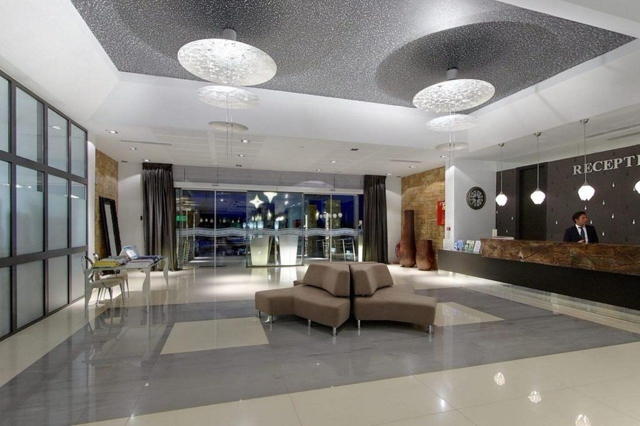 Istion Club & Hotel