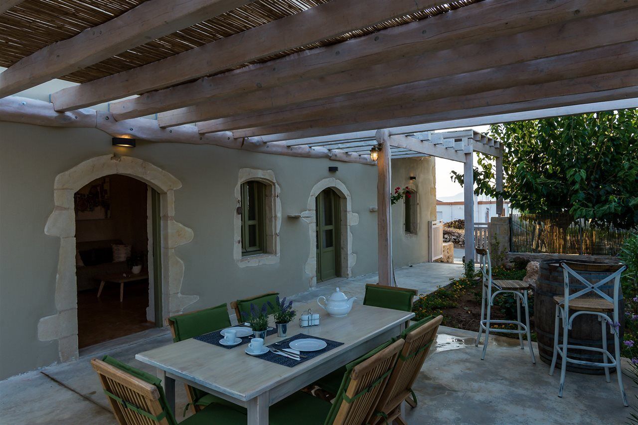 Traditional Stonebuilt Leonanto, Only 5 Km From A Sandy Villa Kastellos