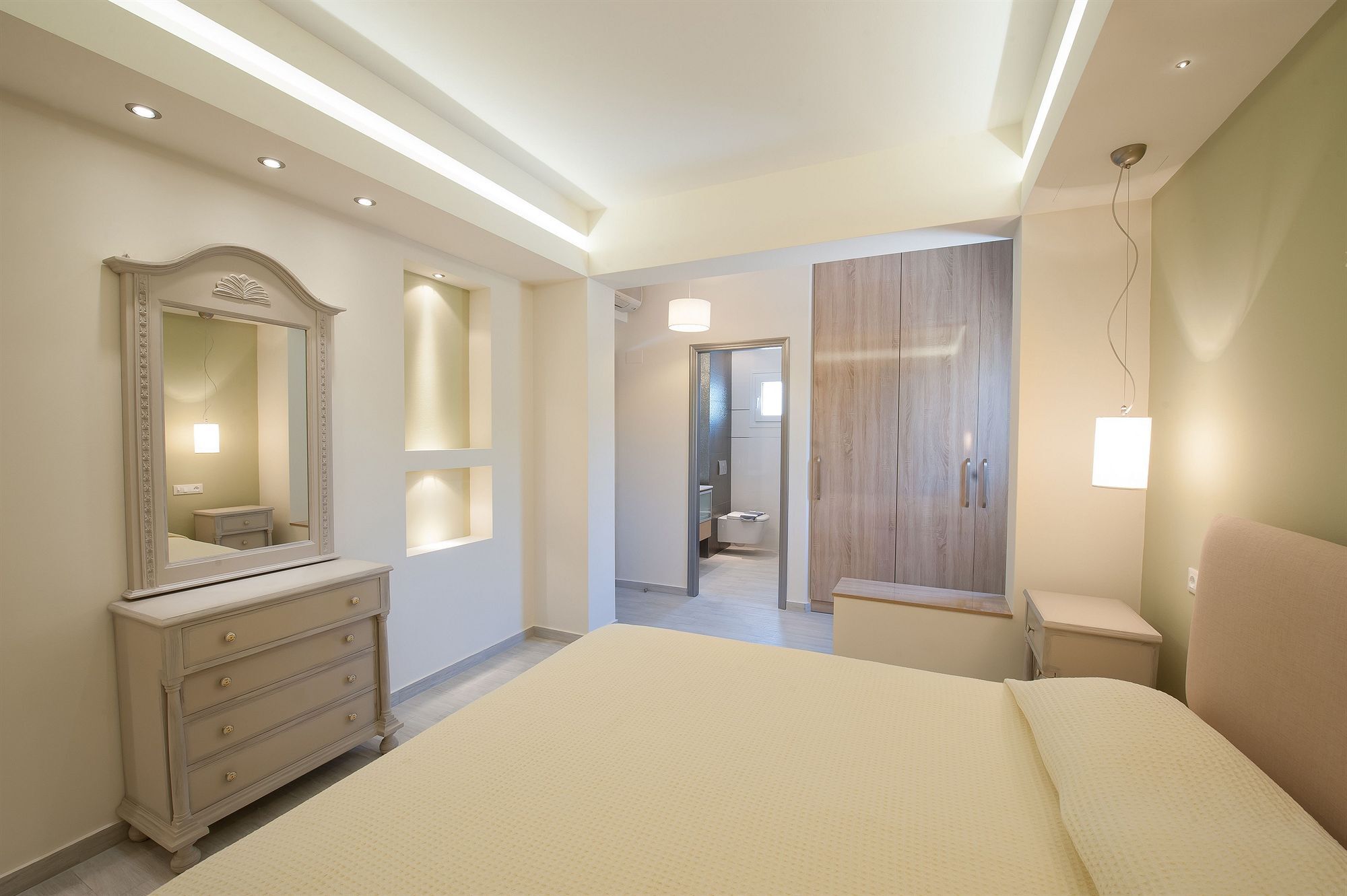 Erietta Aparthotel 4*