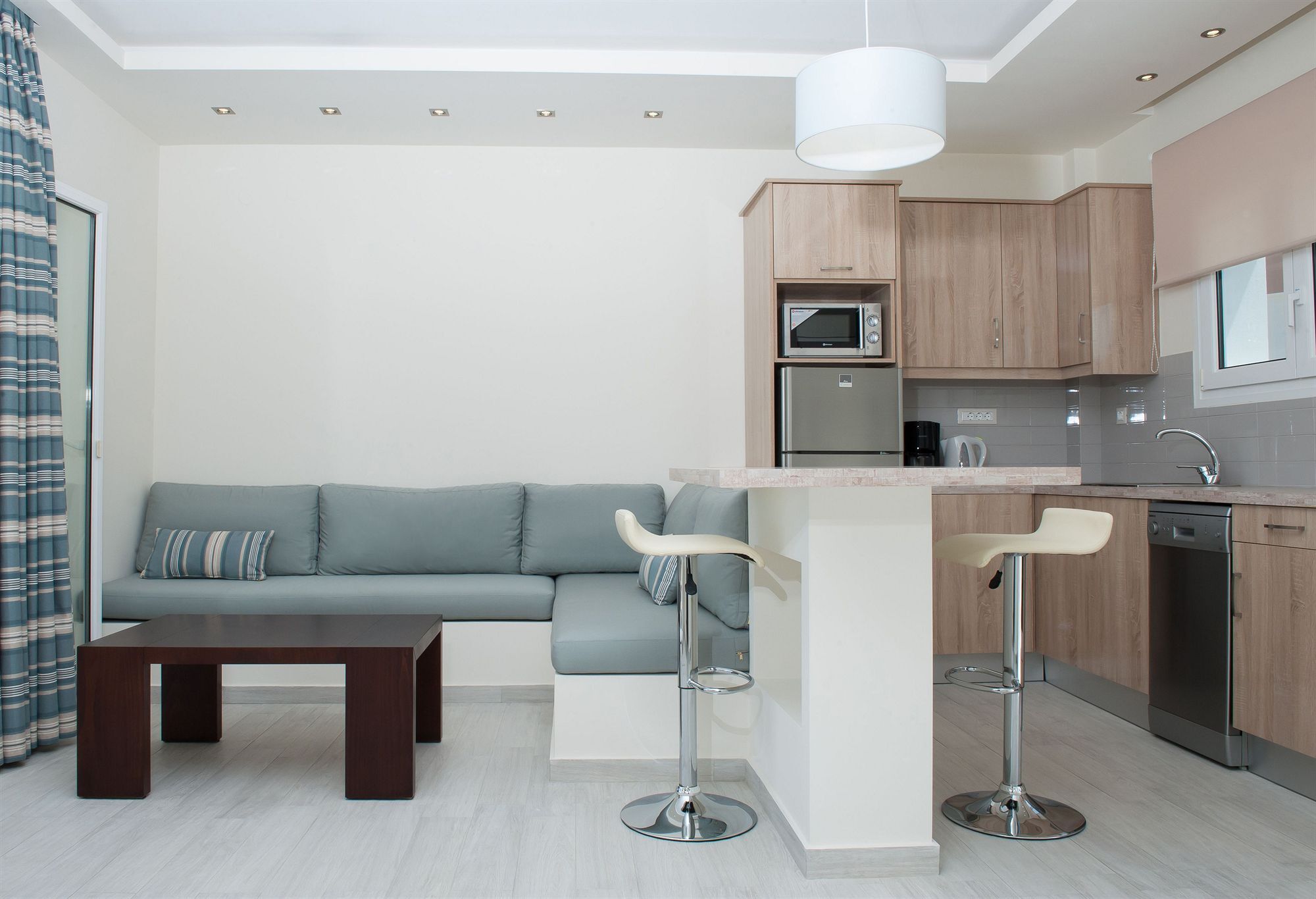 Erietta Aparthotel 4*