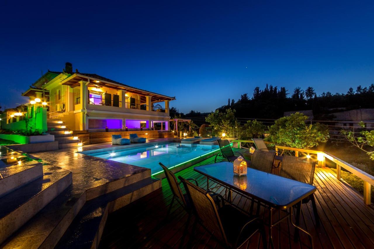 Castelletto Heated Pool Jacuzzi Villa