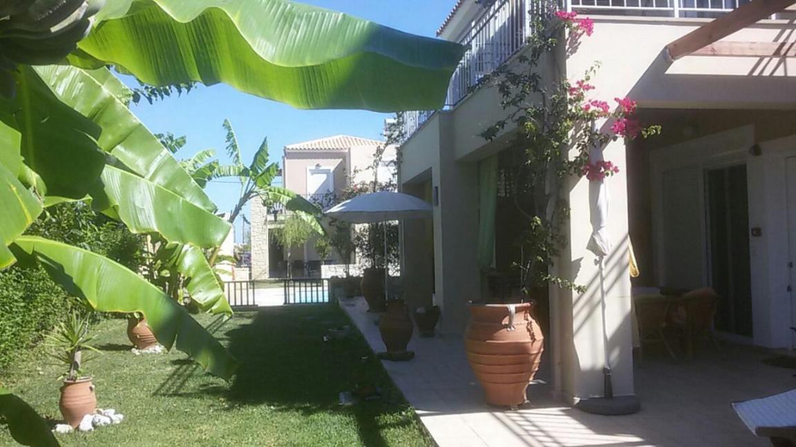 Cretamos Seaside Holiday home *