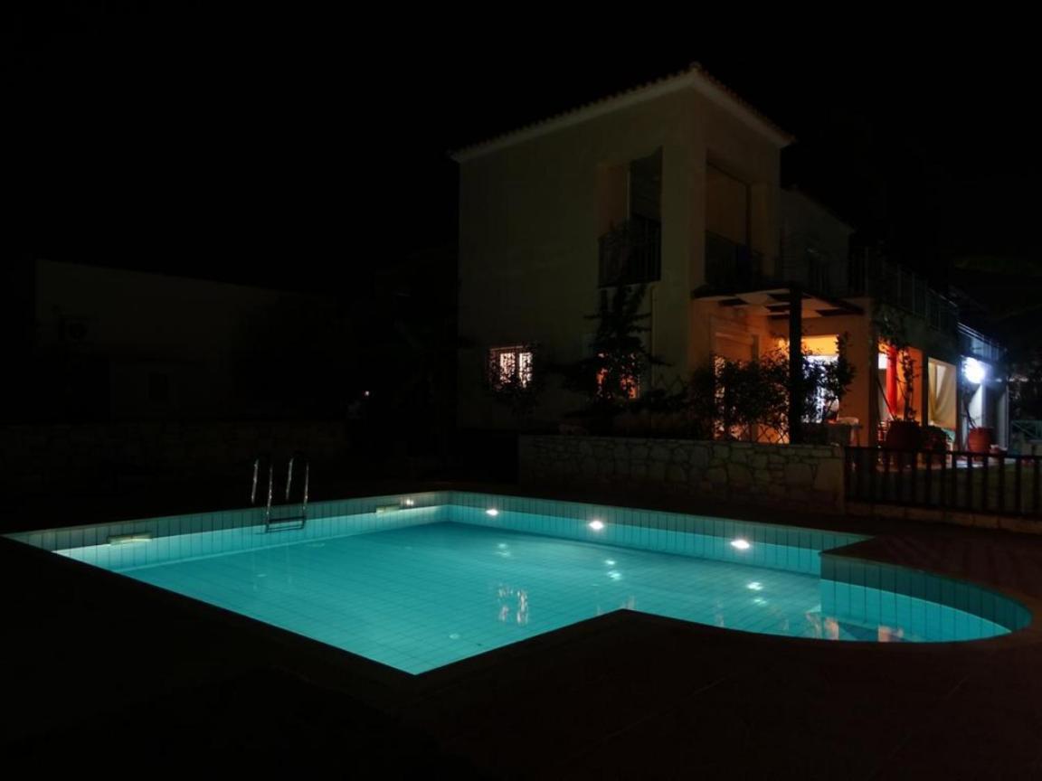 Cretamos Seaside Holiday home *