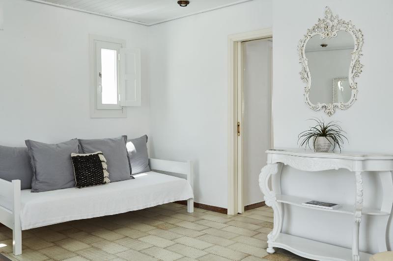 Ledra Hotel 3*
