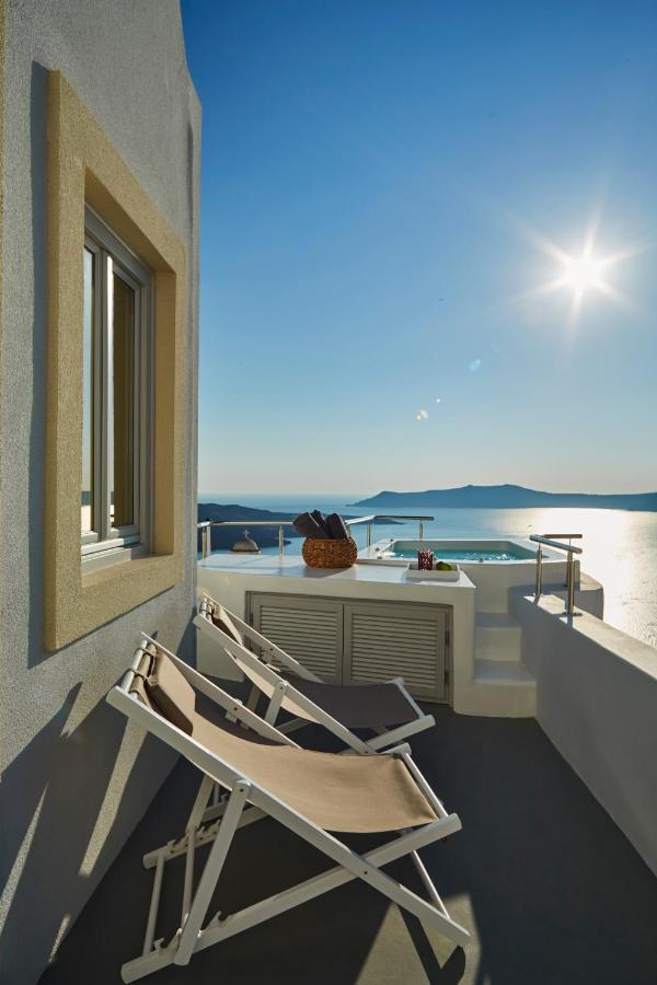 Nonis Fira (Santorini)