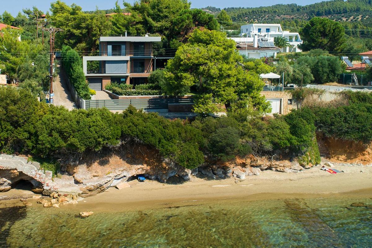 Villa Seafront *