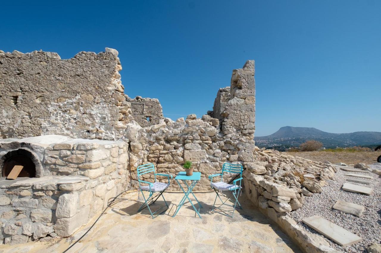 Karavos View - An Artists' Hideaway Paradise Holiday home *
