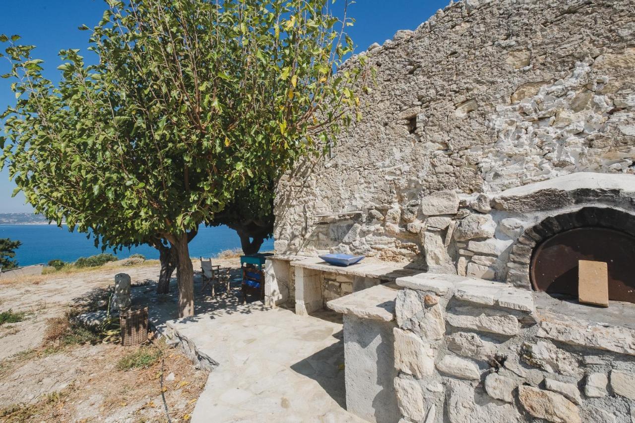 Karavos View - An Artists' Hideaway Paradise