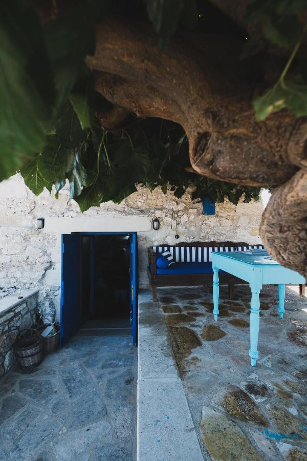 Karavos View - An Artists' Hideaway Paradise *