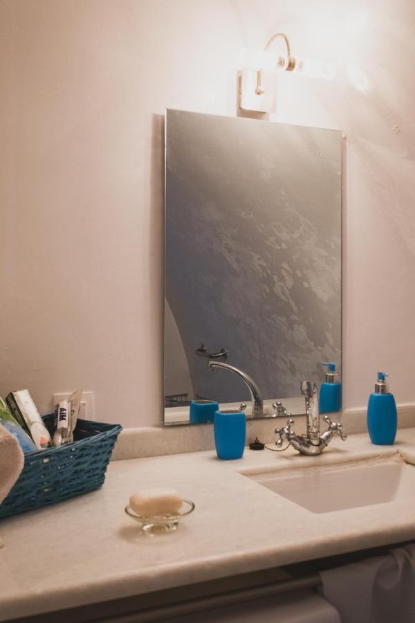 Karavos View - An Artists' Hideaway Paradise *