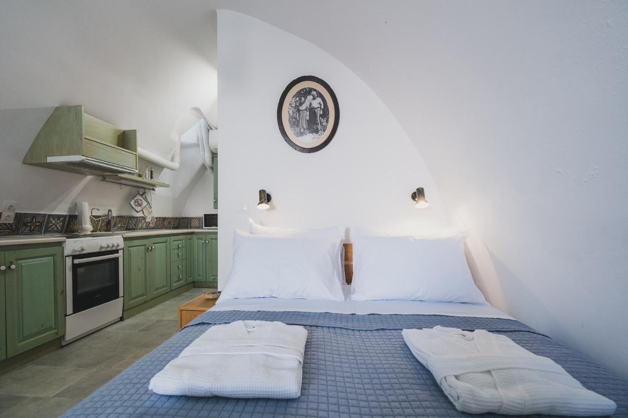 Karavos View - An Artists' Hideaway Paradise Holiday home