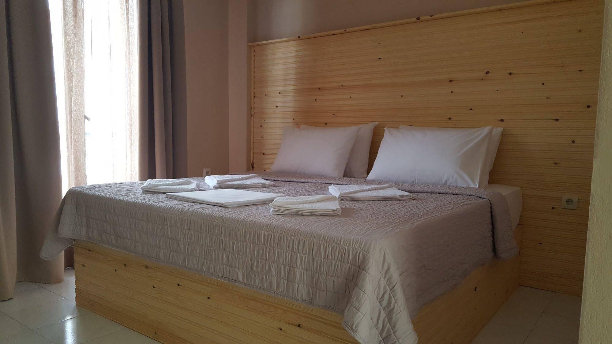 Aparthotel Anemos Polychrono
