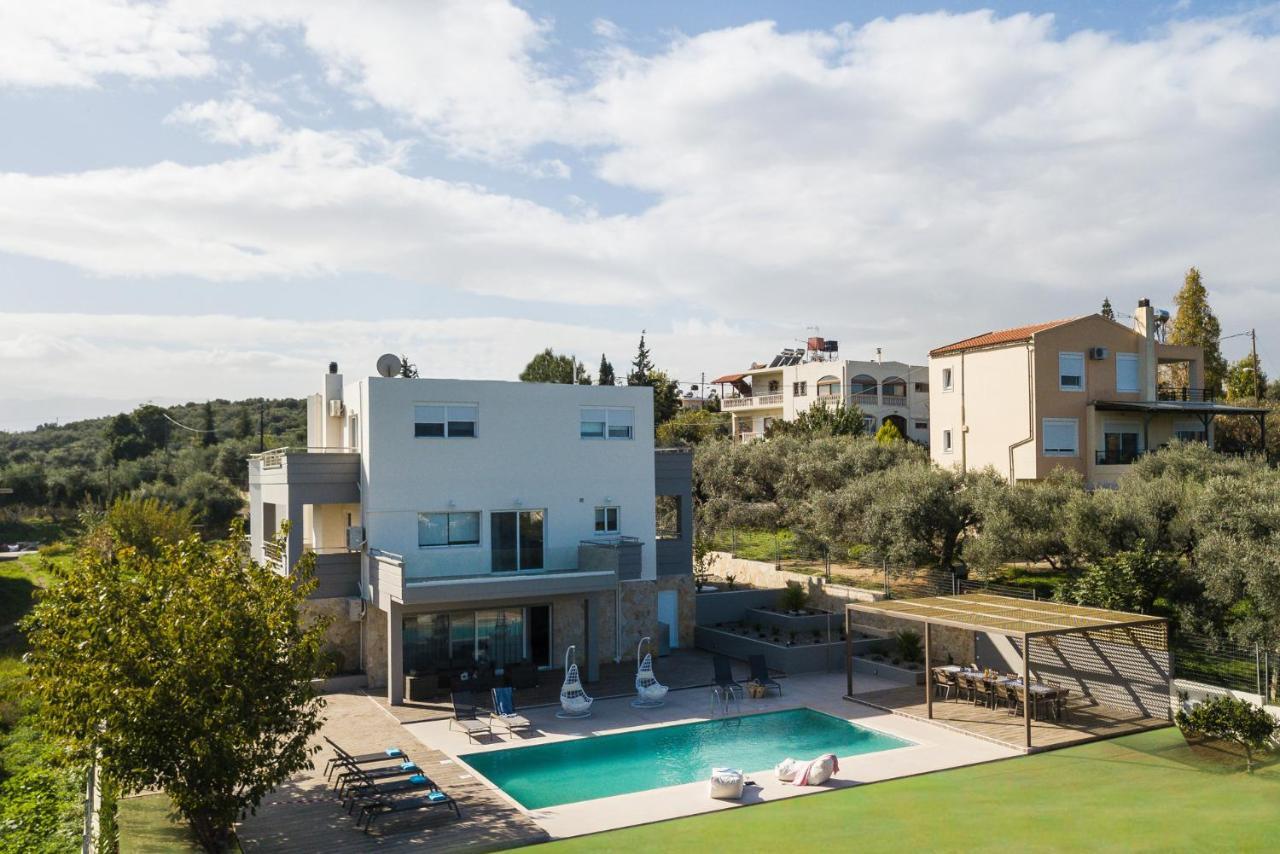 Aelia I Modern & Ideal For Large Groups *