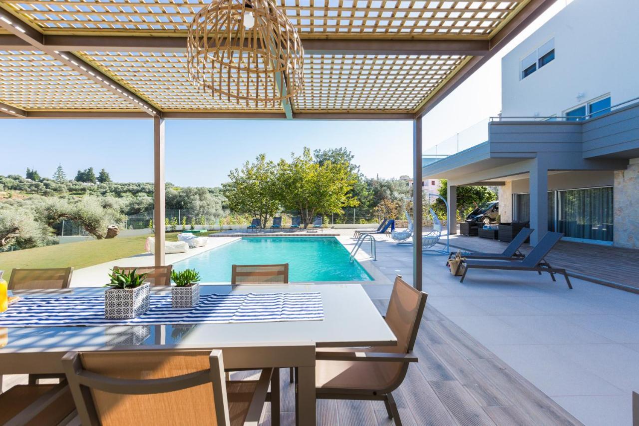 Aelia I Modern & Ideal For Large Groups