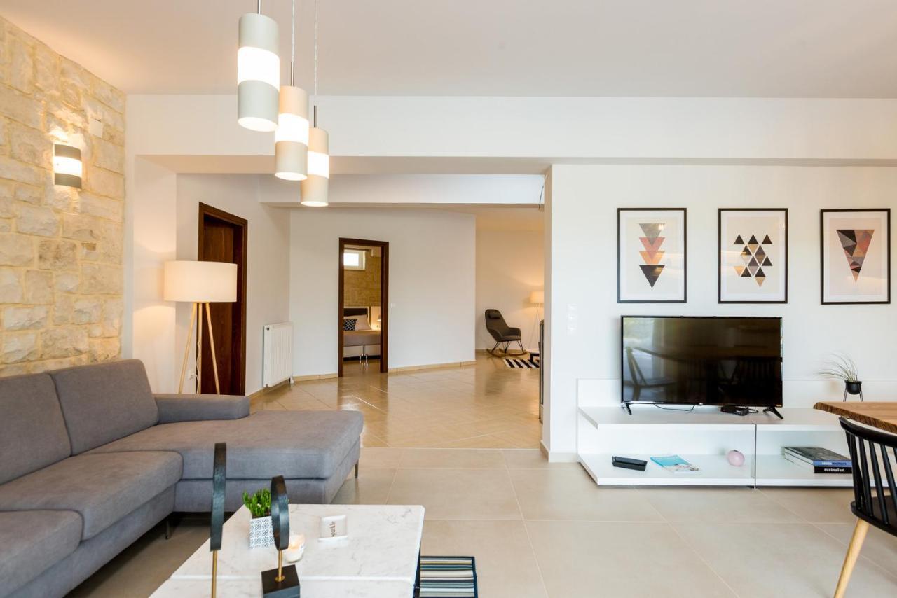 Aelia I Modern & Ideal For Large Groups *