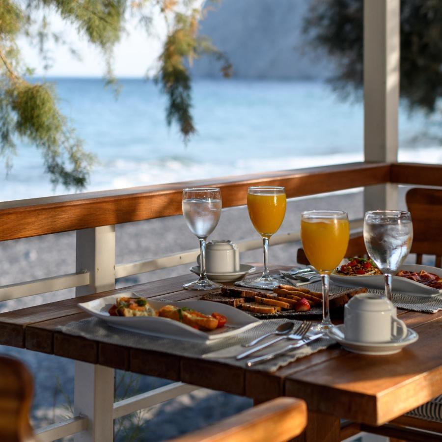 Alesahne 3* Kamari (Santorini)