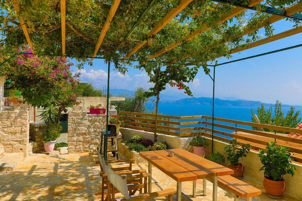 Joannas Sea-view Stone House *