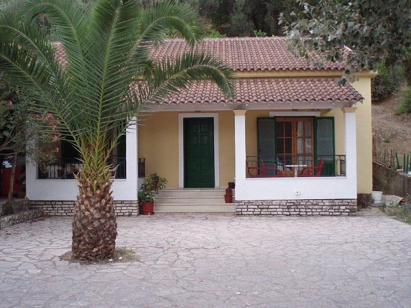 Apartment Lucia Mpoukaris