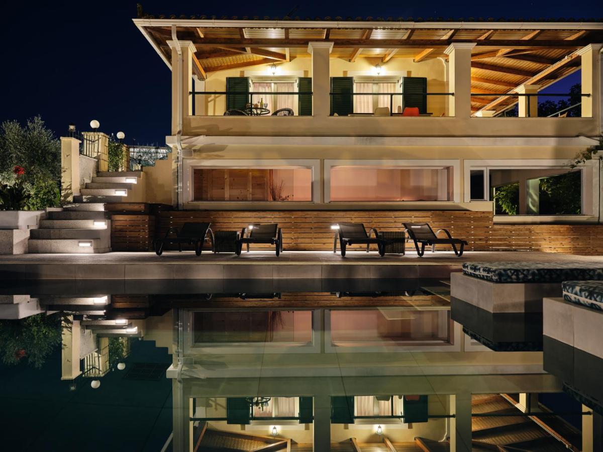 Castelletto Heated Pool Jacuzzi Villa *