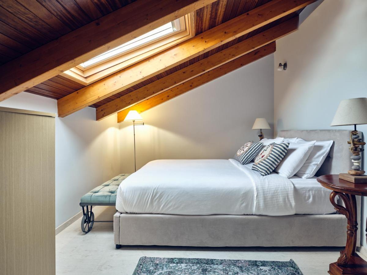Castelletto Heated Pool Jacuzzi Villa