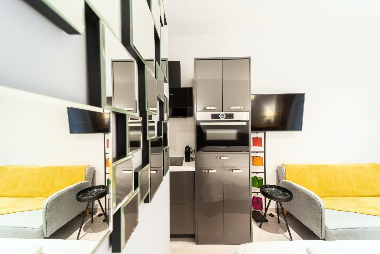 Galleries Elegant Apartment *