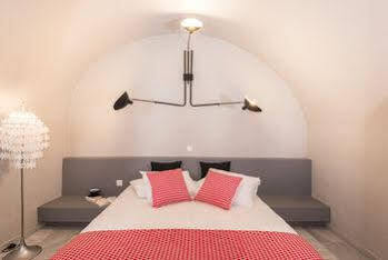 Nonis Fira (Santorini)