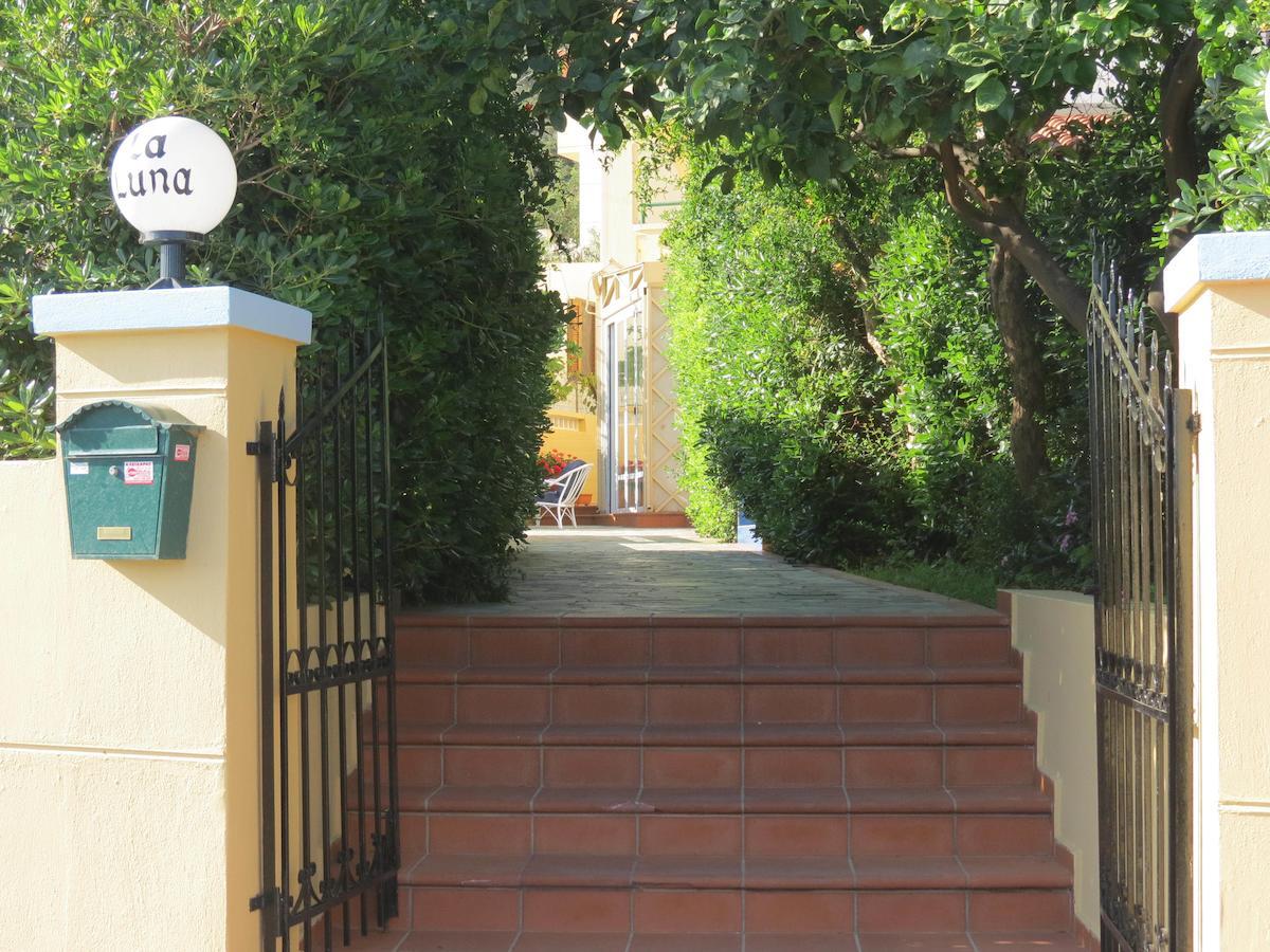 La Luna Aparthotel 3*