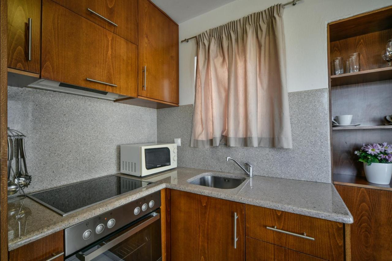 Aparthotel Lenikos
