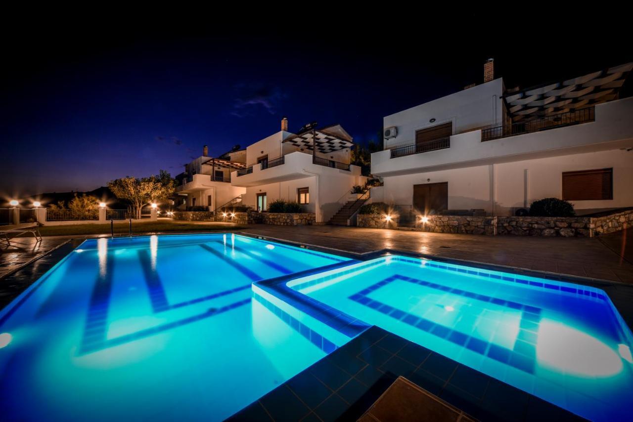 Lenikos Aparthotel