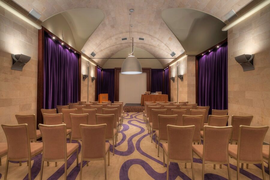 Hotel Gdm Megaron, Historical Monument 5*