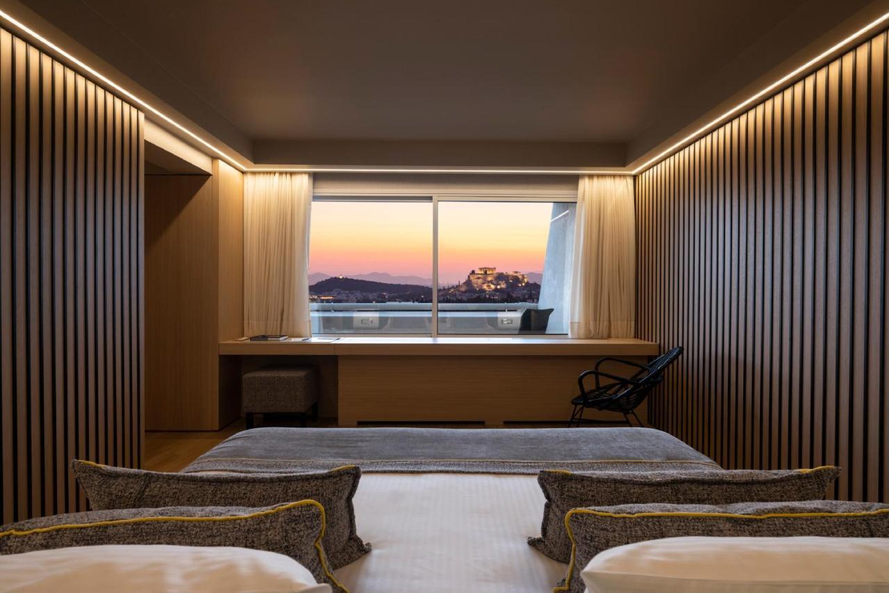Divani Caravel Hotel