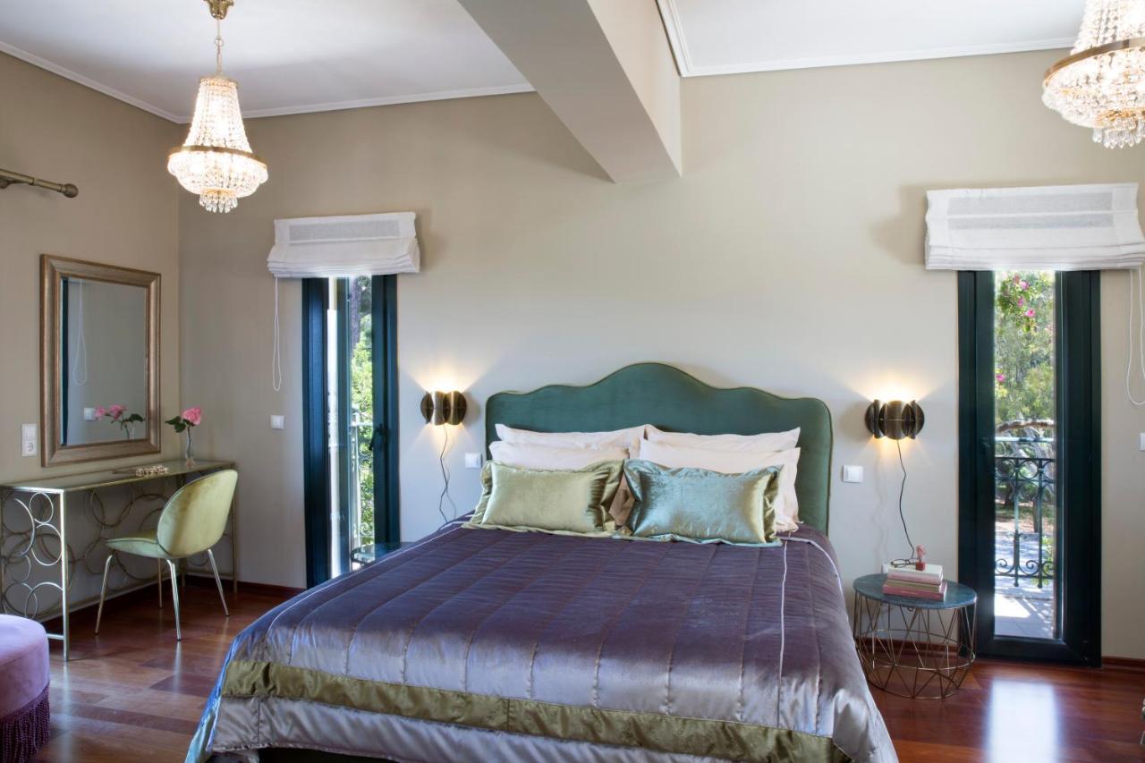 Avra Private Apartment