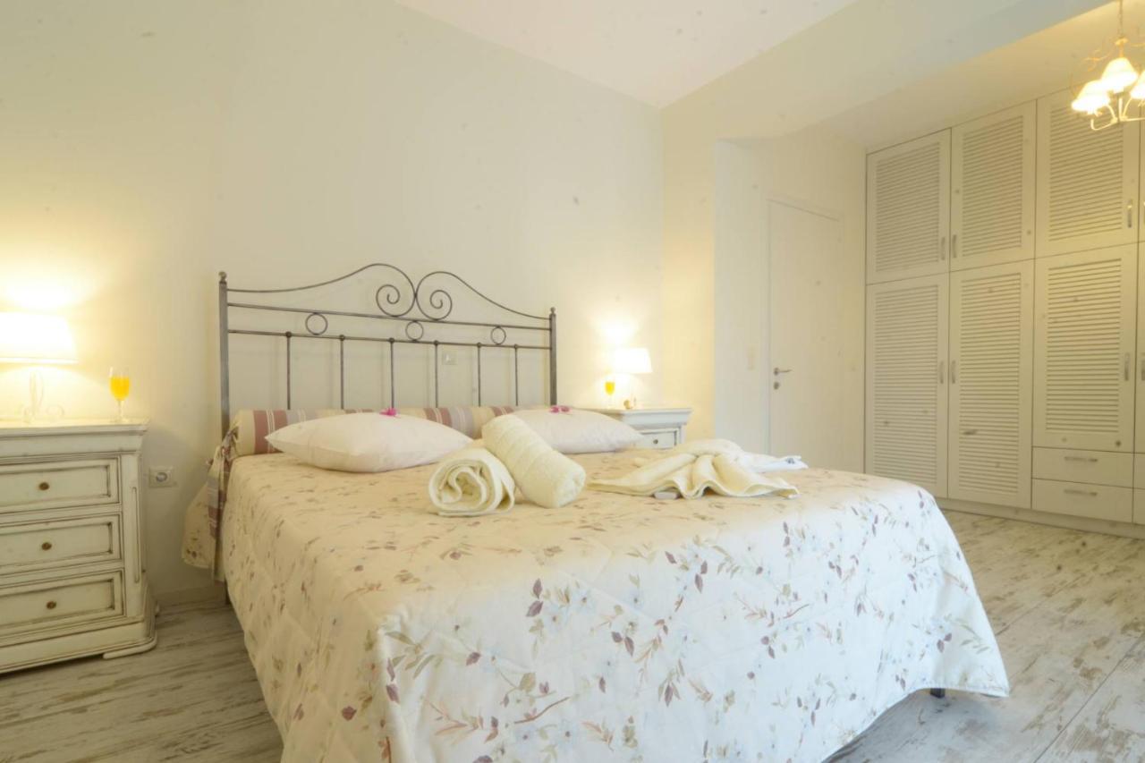 Angie Nymfes Corfu
