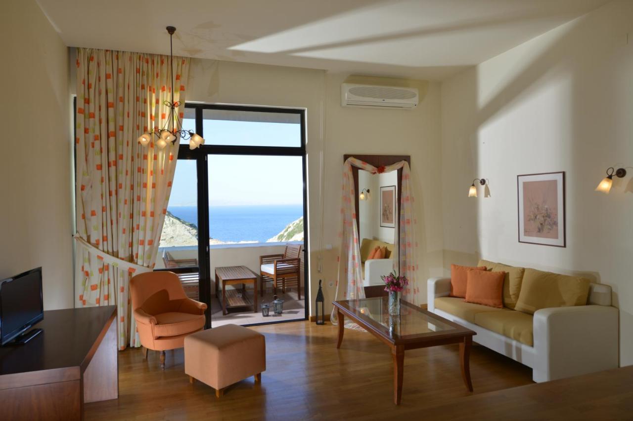 Athina Palace & 5* Agia Pelagia (Crete)