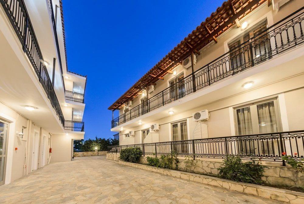 Karras Annex Hotel