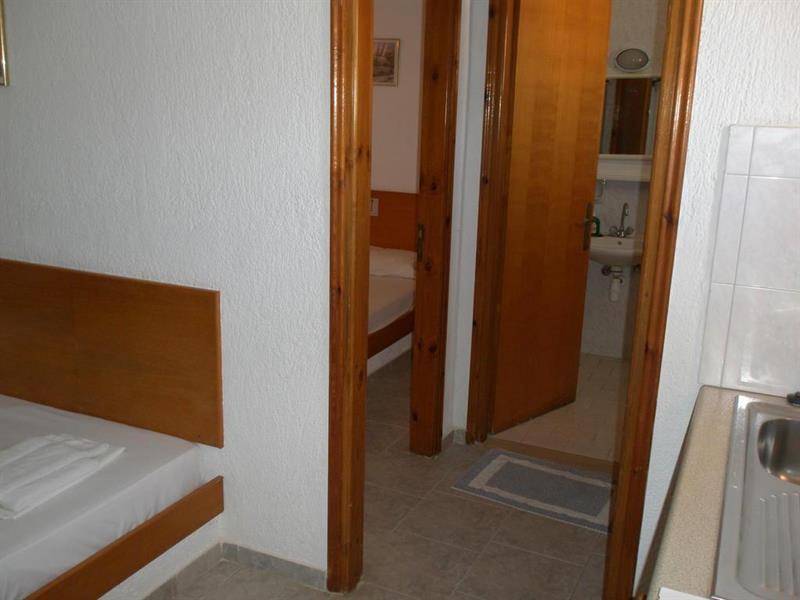 Artemis Aparthotel Makry Gialos (Crete)