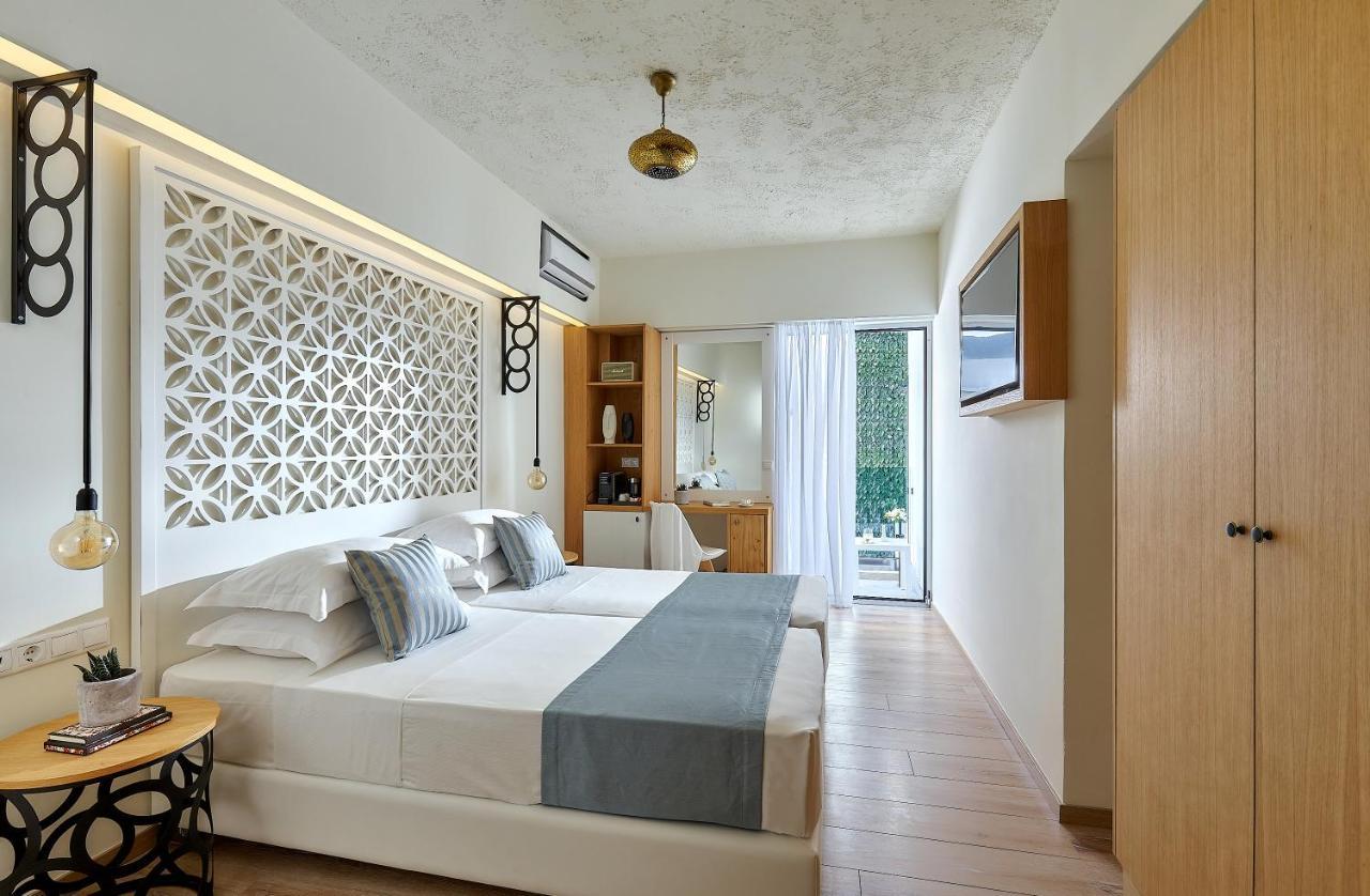 Vasia Boulevard (adults Only)