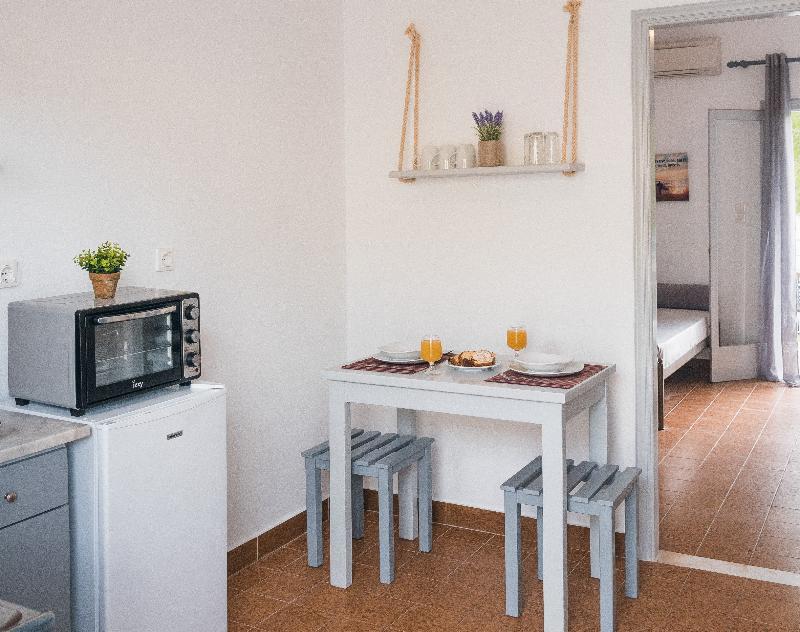 Apartment Three Seasons *