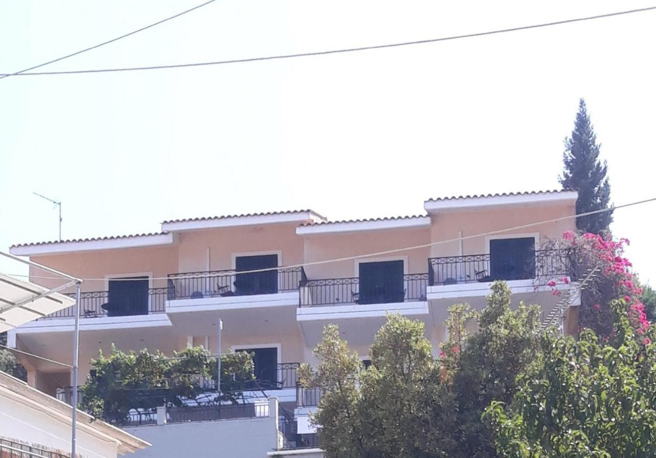 Apartment Giannatos' Studios *